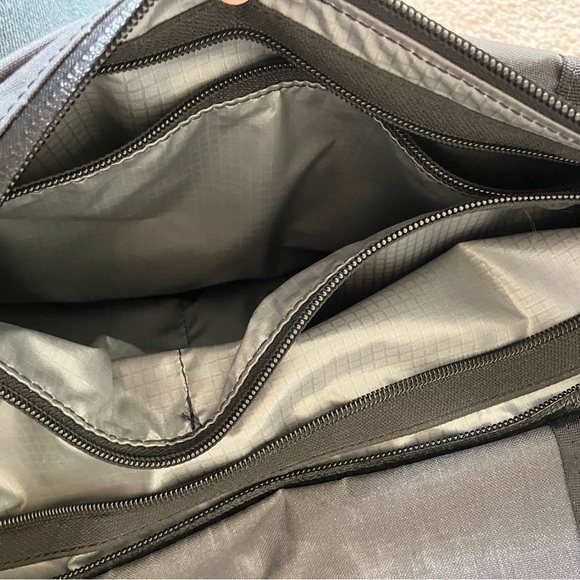 Mission Workshop Messenger Bag - Picture 6 of 8